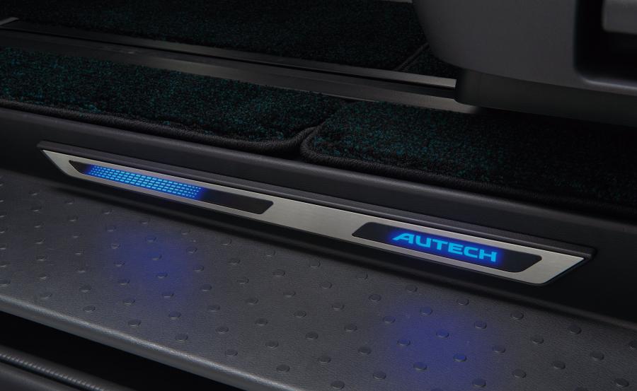 Детали интерьера Nissan Serena Autech 2018 года  (фото 7 из 8)